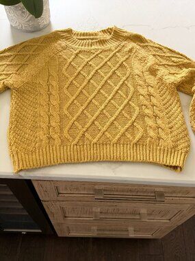 NEELY XS chunky oversized yellow knitted sweater